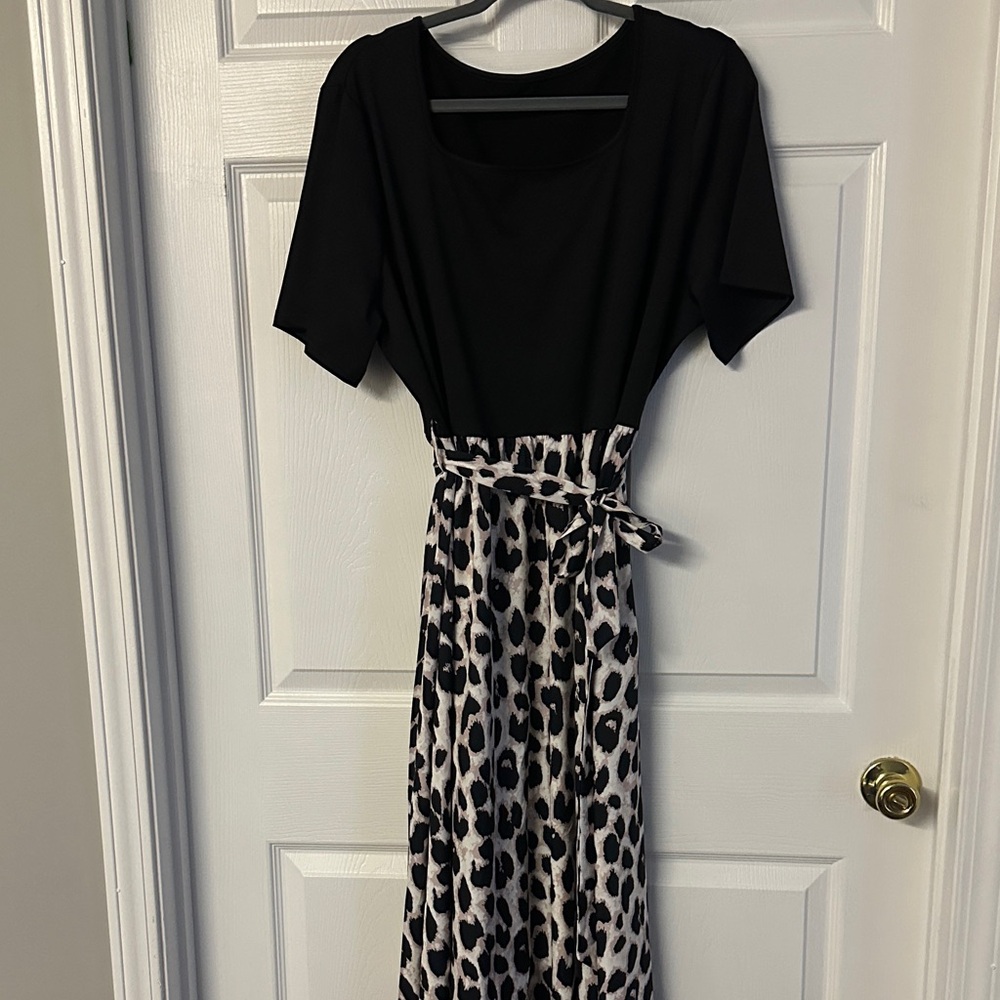 Elegant Black and Leopard Print Dress